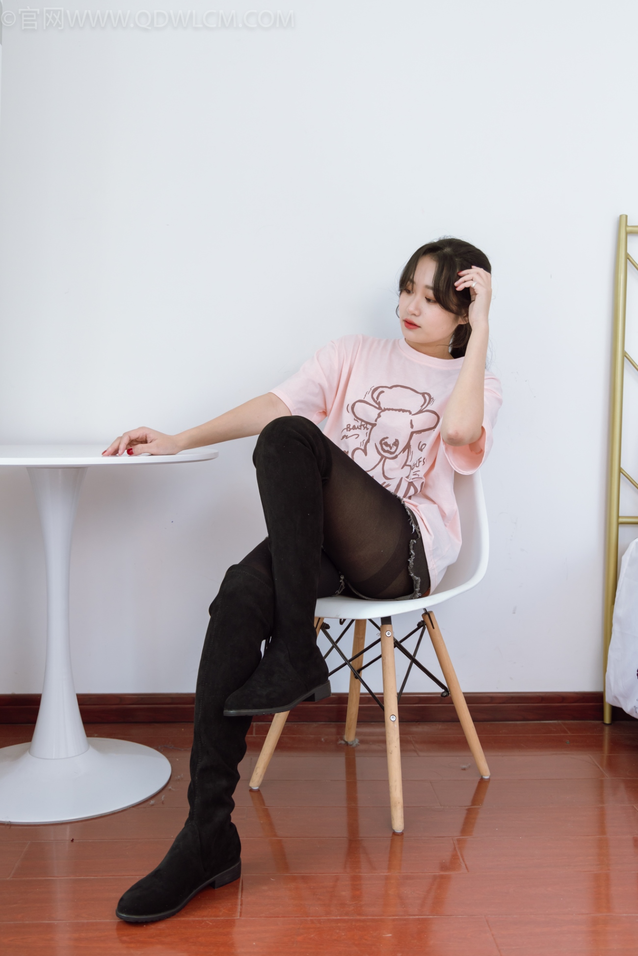 物恋传媒 NO.1115 小敏-冬日得遥望[189P/1V/5.32GB]