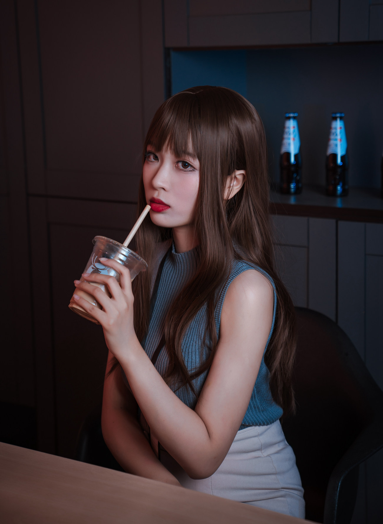 轩萧学姐 微醺喝醉了OL [57P/103MB]