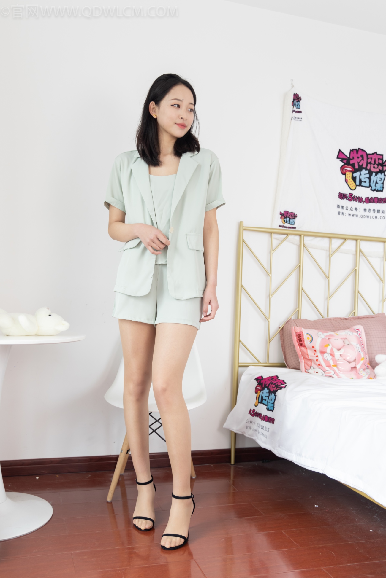 物恋传媒 NO.1131 夏夏-街边咖啡厅[140P/1V/6.63GB]