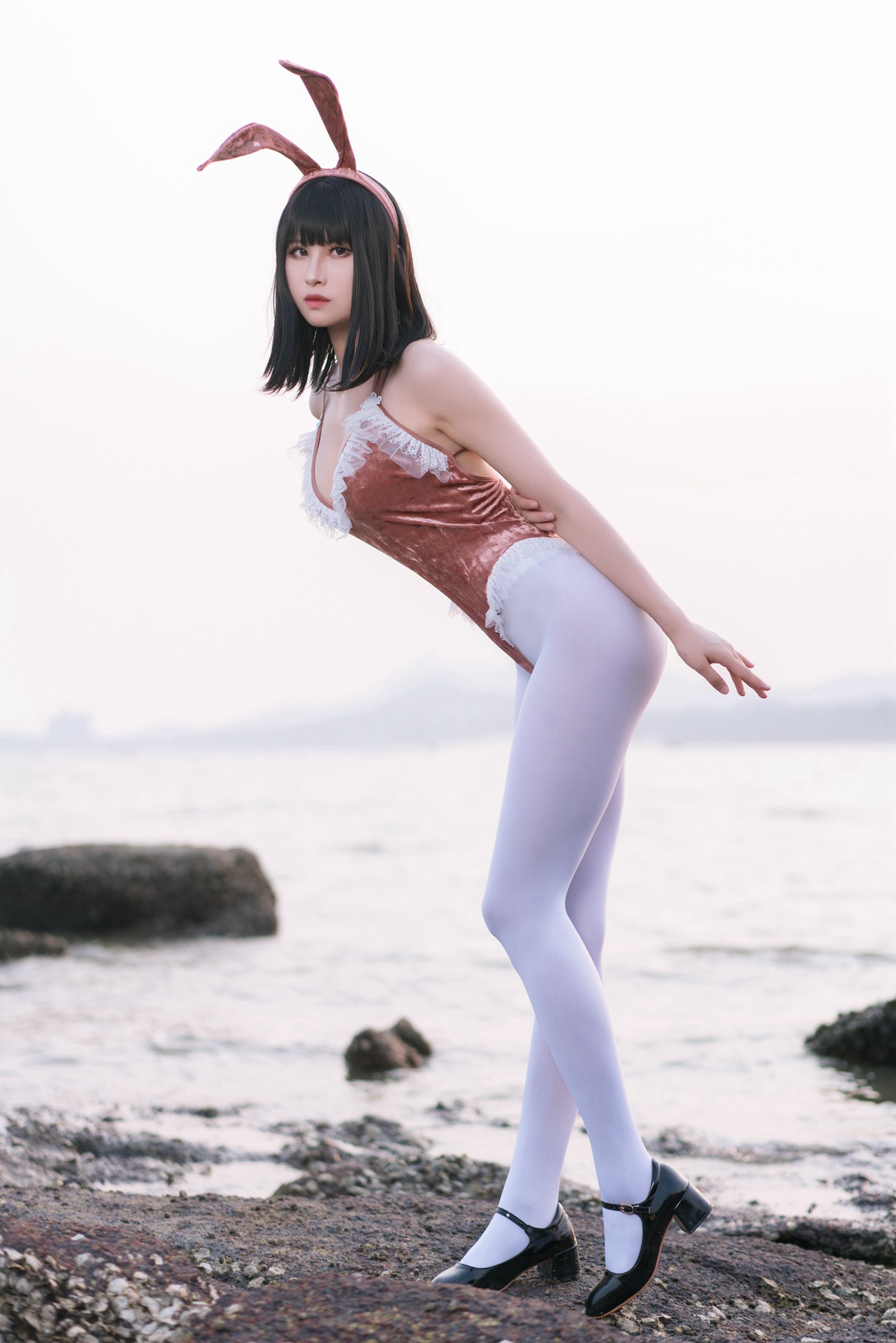 田璐璐 - 粉兔[25P/59.1MB]