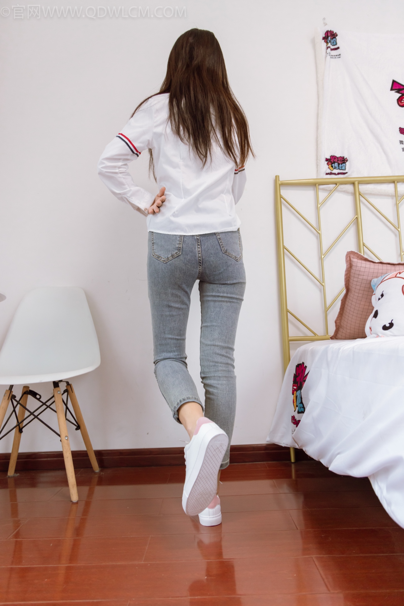 物恋传媒 NO.1129 菜菜-白月光[141P/1V/4.40GB]