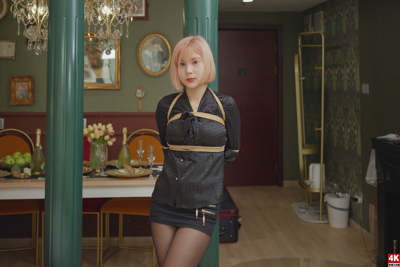 [Ligui丽柜]2022.05.06 卧室里的执勤官（下）小發[85+1P/113MB]