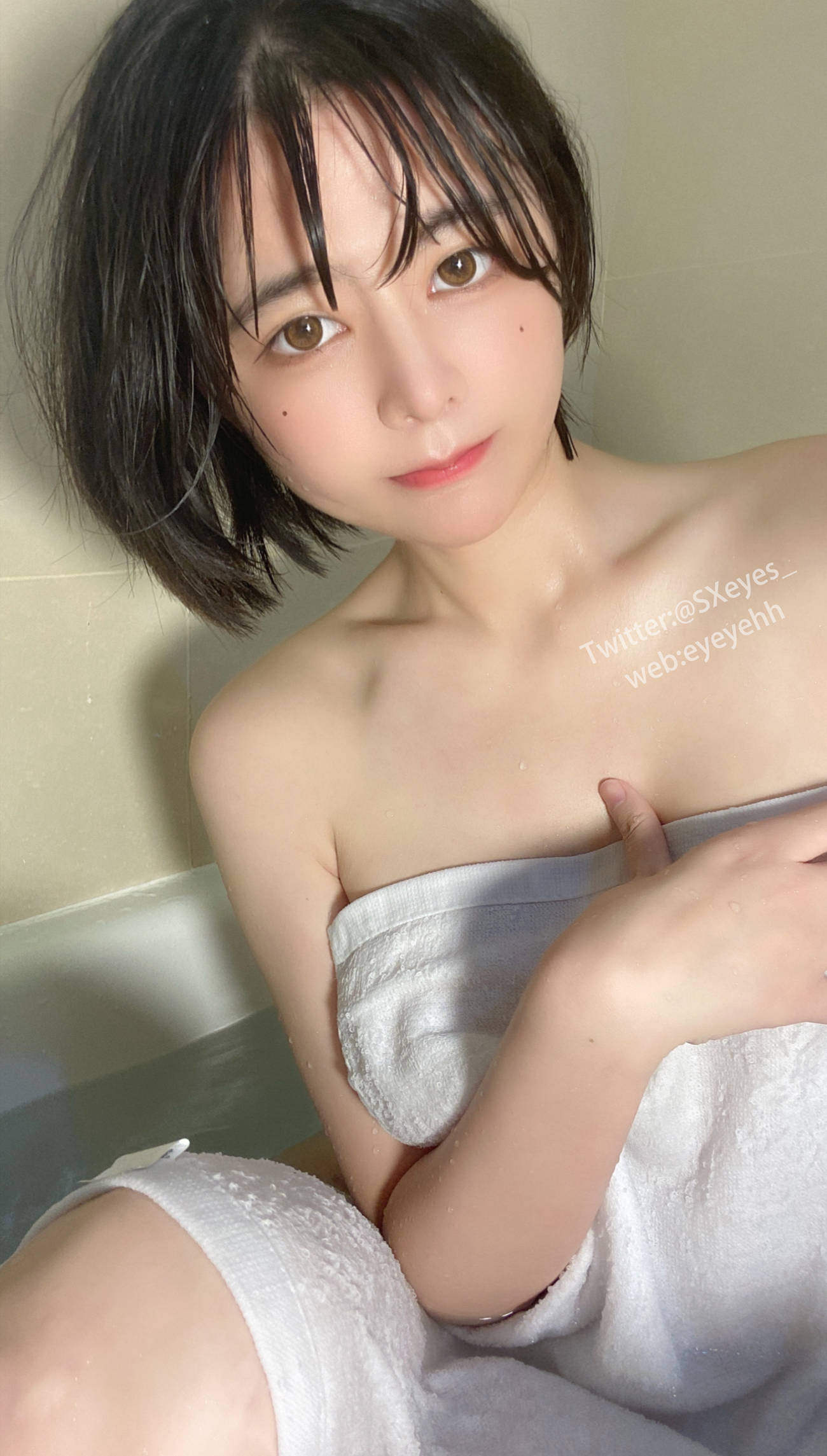 萌妹子眼酱大魔王w  风吕に入る [26P/1V/129MB]