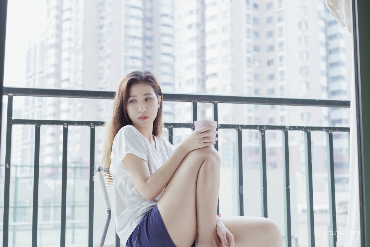 [YITUYU艺图语] 2021.07.07 独自醒来 Jenny [36P/378MB]