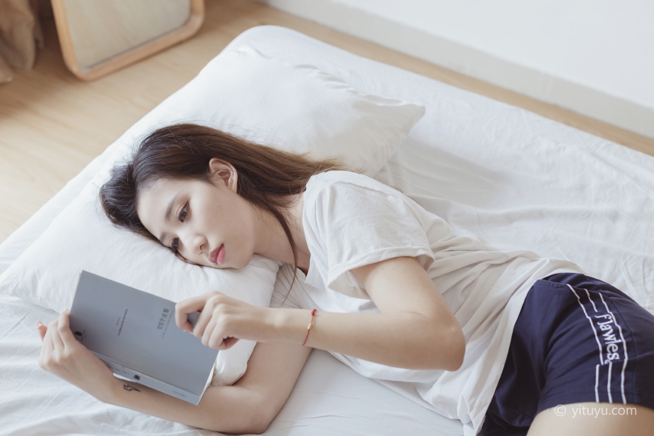 [YITUYU艺图语] 2021.07.07 独自醒来 Jenny [36P/378MB]