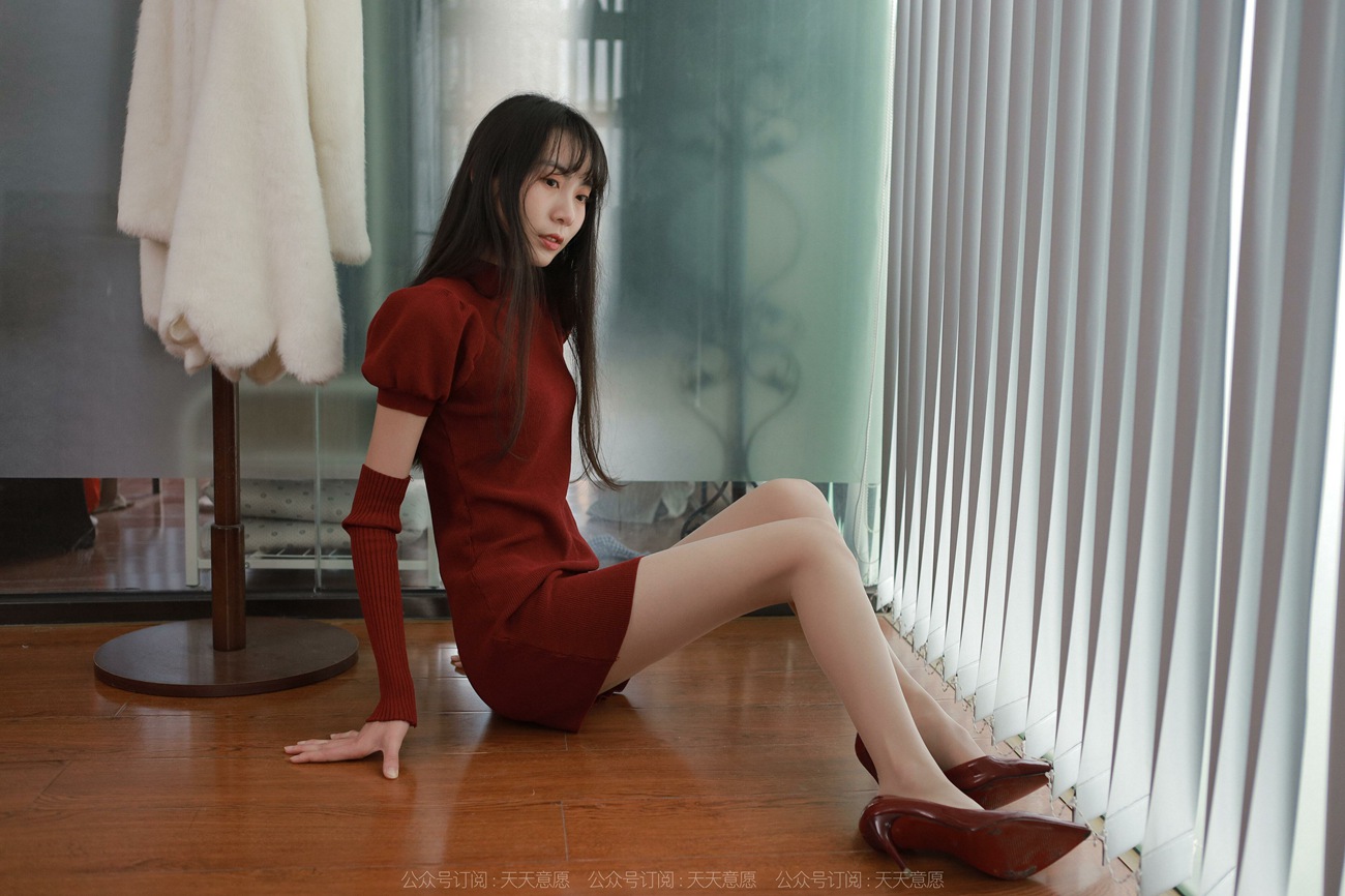 [IESS异思趣向] 2022.04.09 丝享家1054：团团《迷人的酒红旗袍》[81P/120MB]