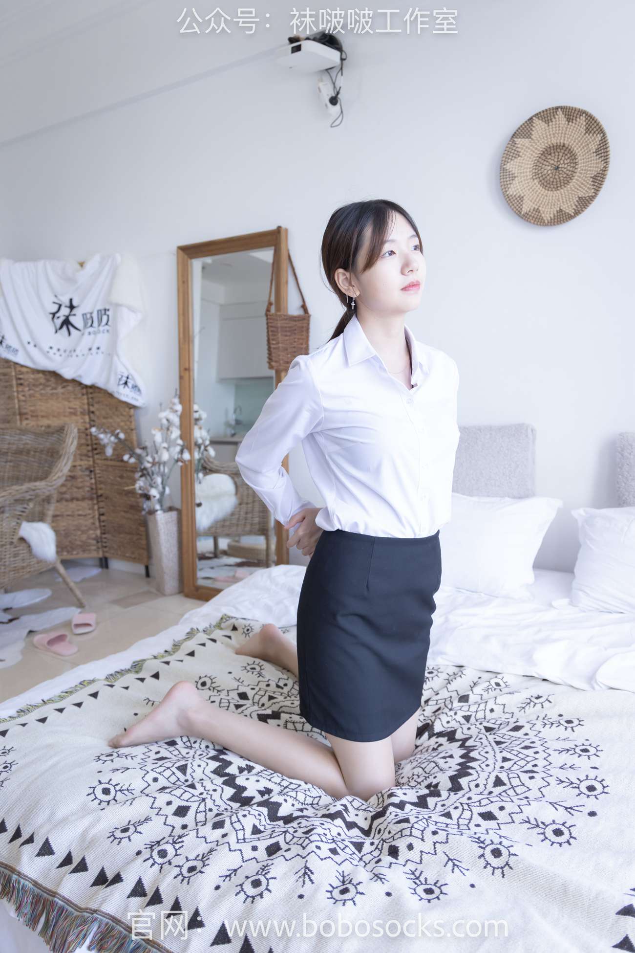 [BoBoSocks袜啵啵]NO.111 小甜豆-高跟鞋、油亮肉丝[134P/1V/5.82GB]