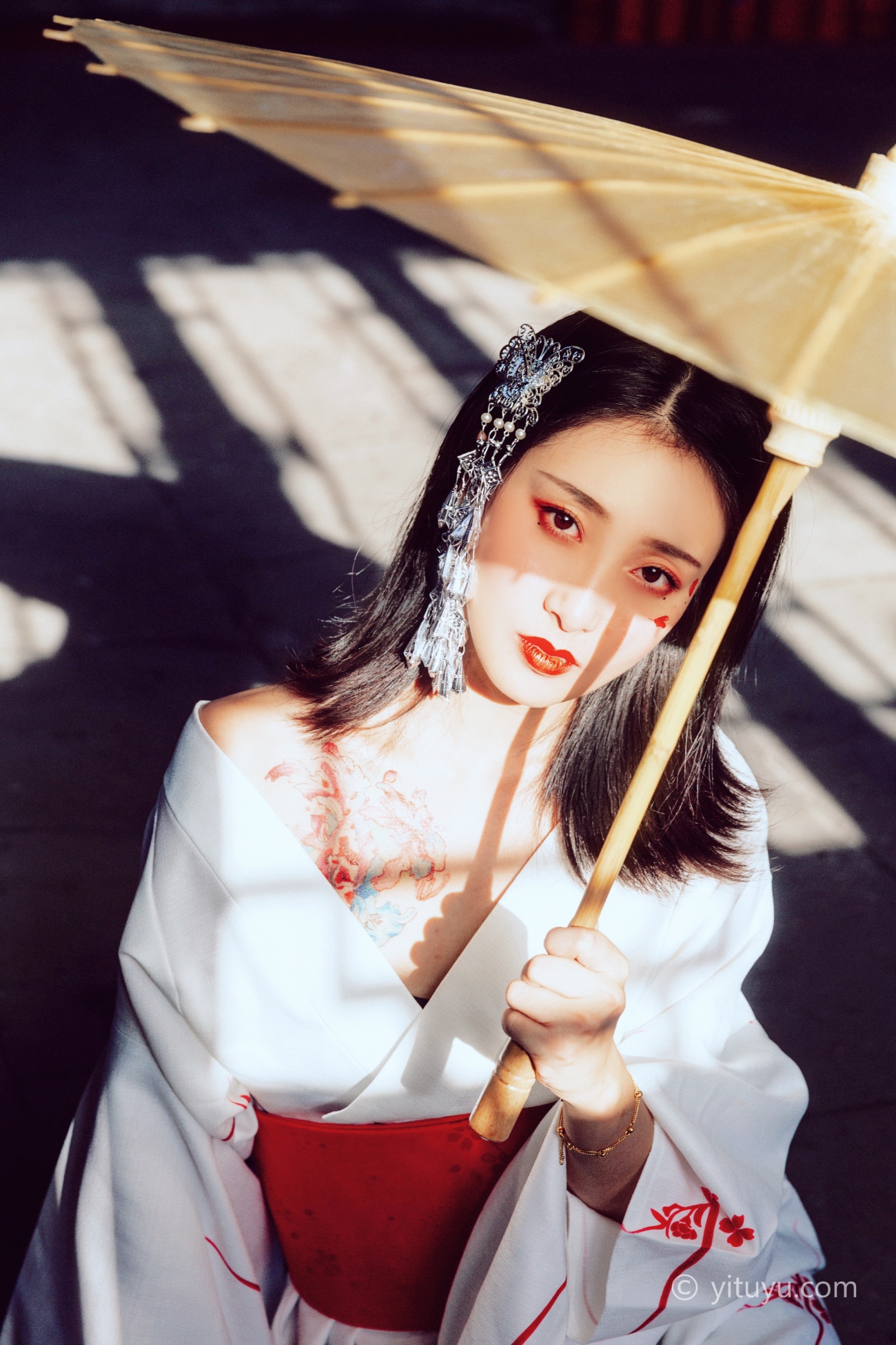 [YITUYU艺图语] 2021.06.18 性空山 王月 [28P/233MB]