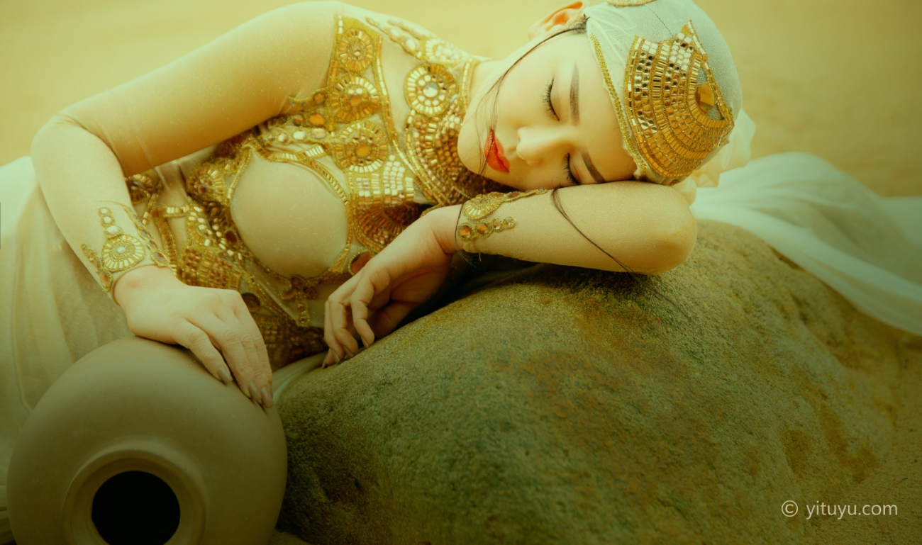 [YITUYU艺图语] 2021.06.11 我的楼兰 陽兒 [33P/515MB]