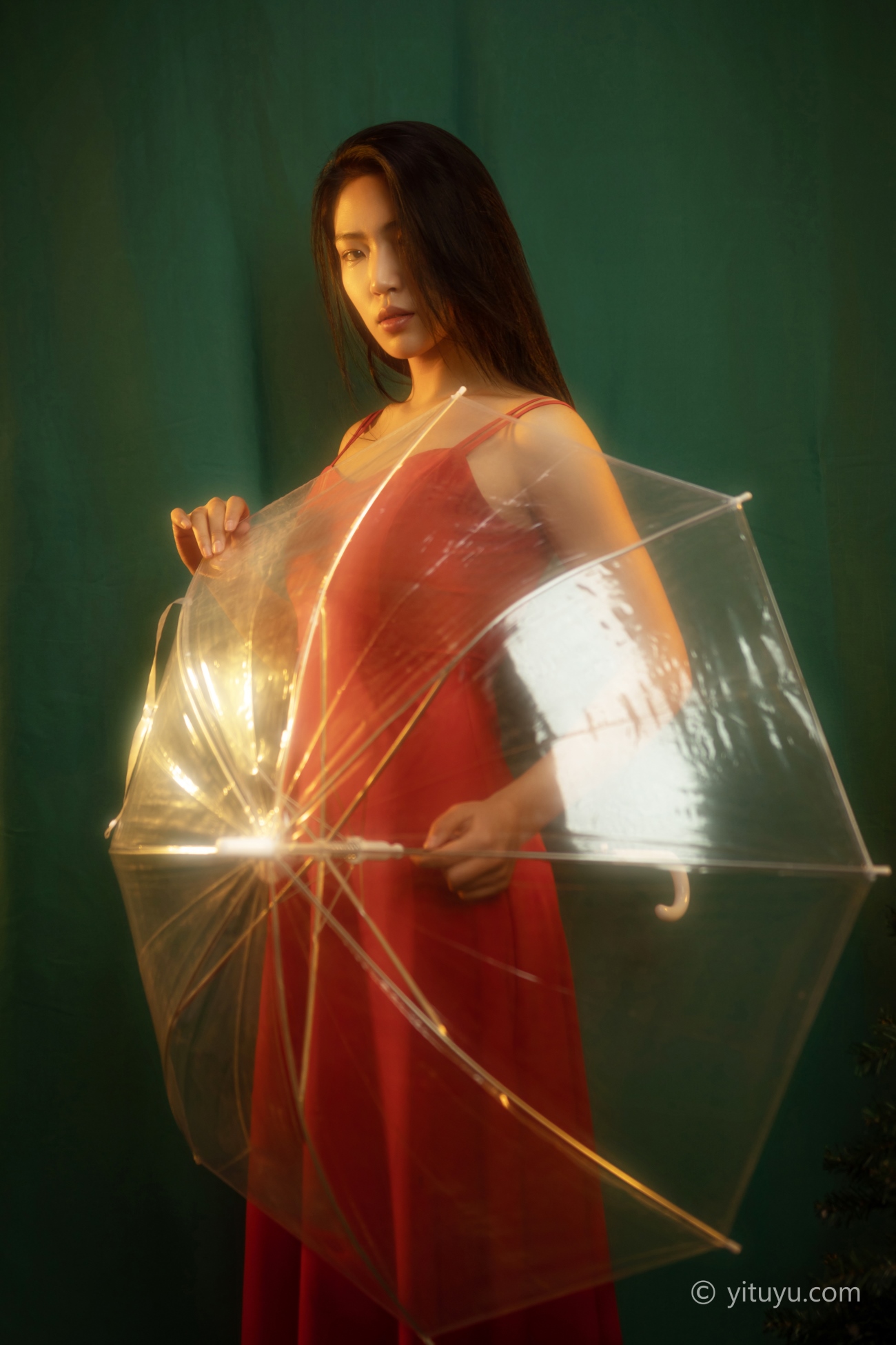 [YITUYU艺图语] 2021.05.24 红装 娇娇 [35P/323MB]