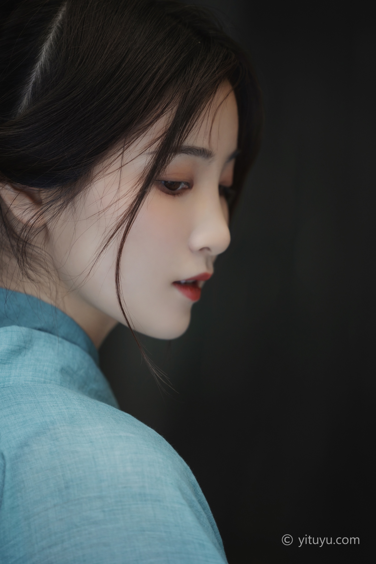 [YITUYU艺图语] 2021.06.14 盼 金儿 [25P/312MB]