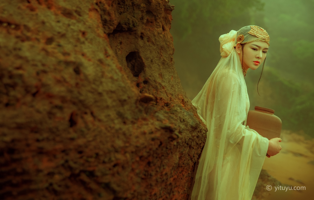 [YITUYU艺图语] 2021.06.11 我的楼兰 陽兒 [33P/515MB]