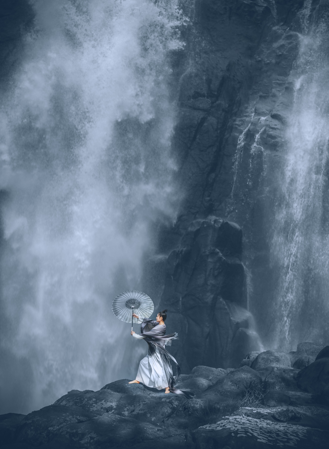 [YITUYU艺图语] 2021.08.06 水清酿酒，墨浅弄云 敏敏 [32P/207MB]