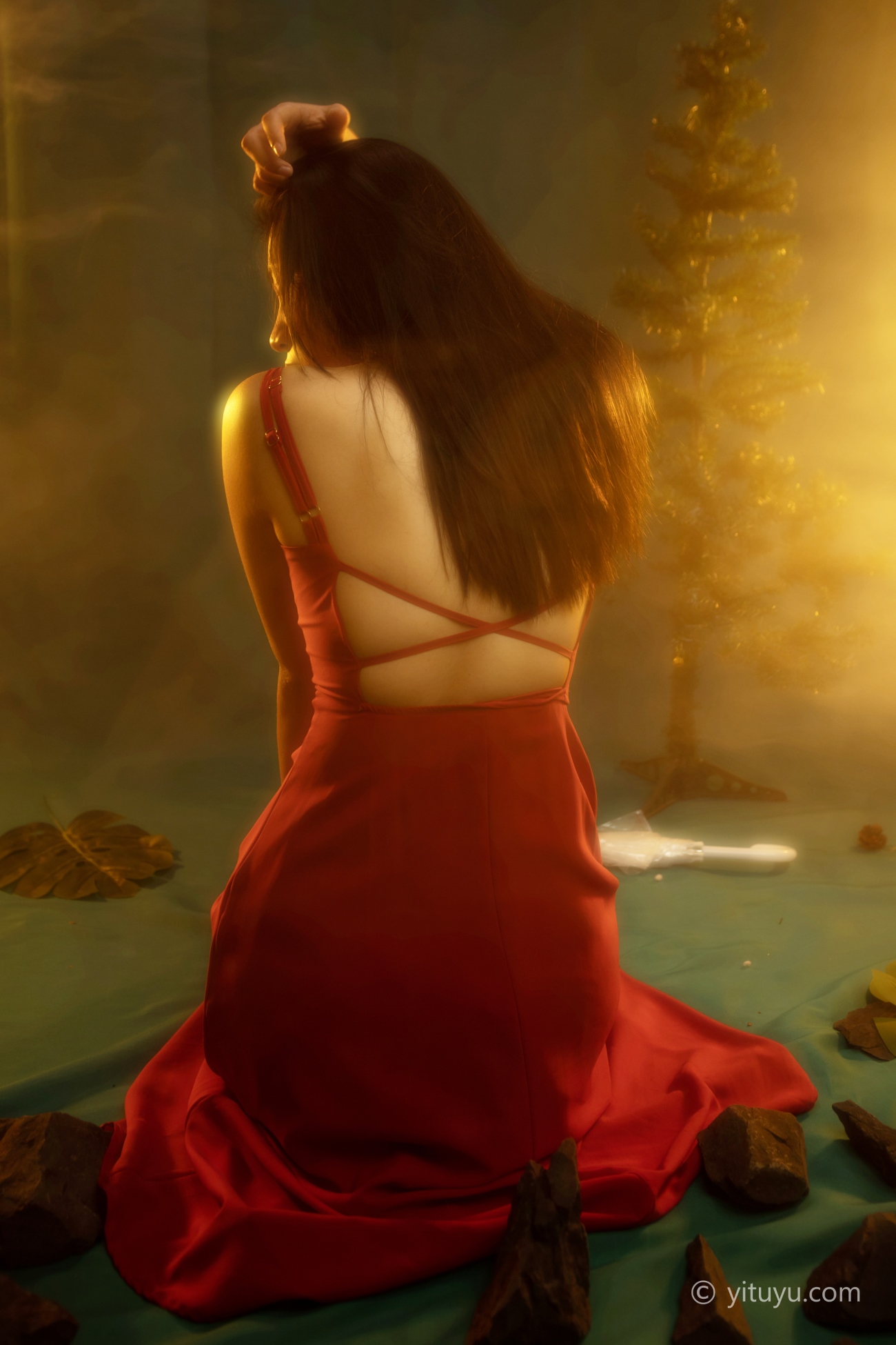 [YITUYU艺图语] 2021.05.24 红装 娇娇 [35P/323MB]