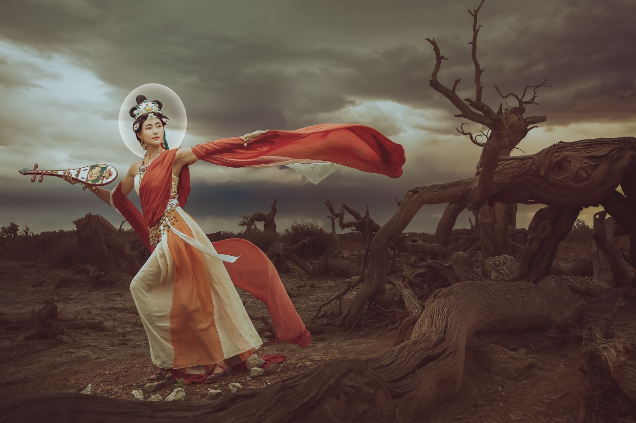 [YITUYU艺图语] 2021.07.14 大漠胡杨情 婉君 [40P/280MB]