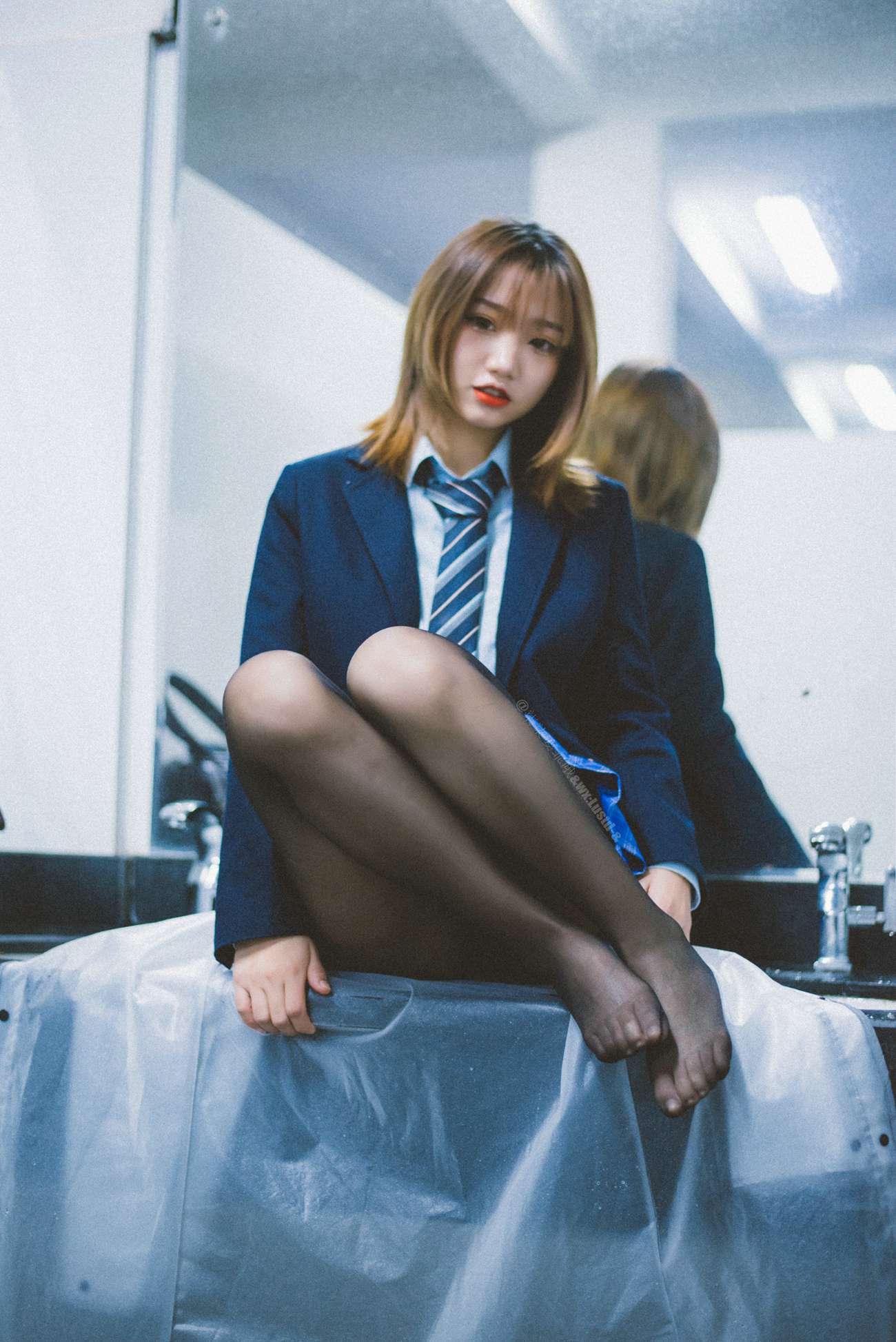 网紅Coser@柒柒要乖哦 深夜公园JK [35P/311MB]