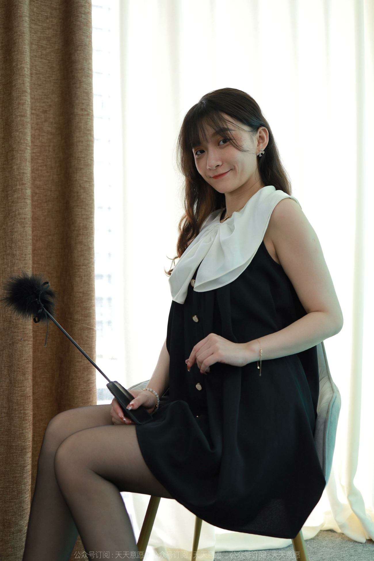 [IESS异思趣向] 耽丝 220624秋秋 白色高跟鞋 [89P/MB]