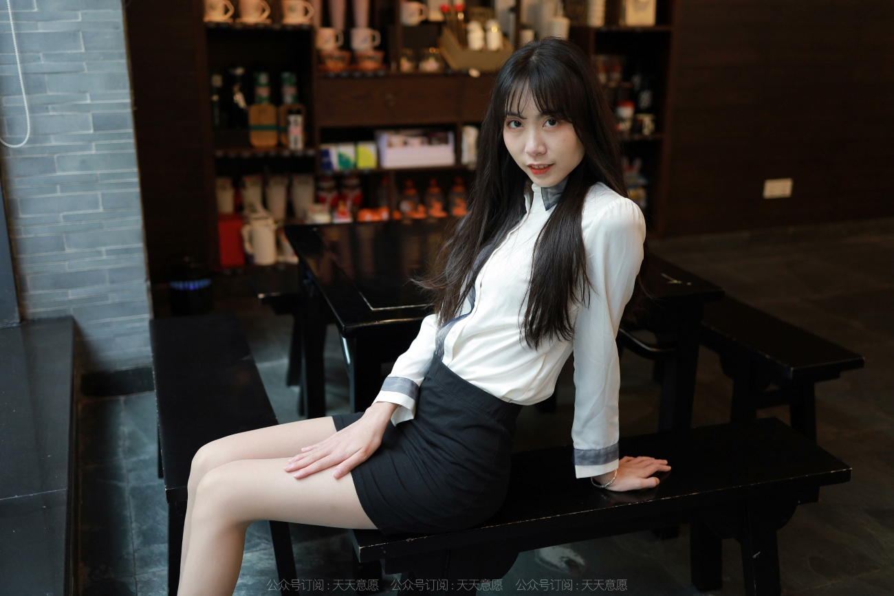 [IESS异思趣向] 耽丝 220626团团 美腿职业装 [85P/88MB]