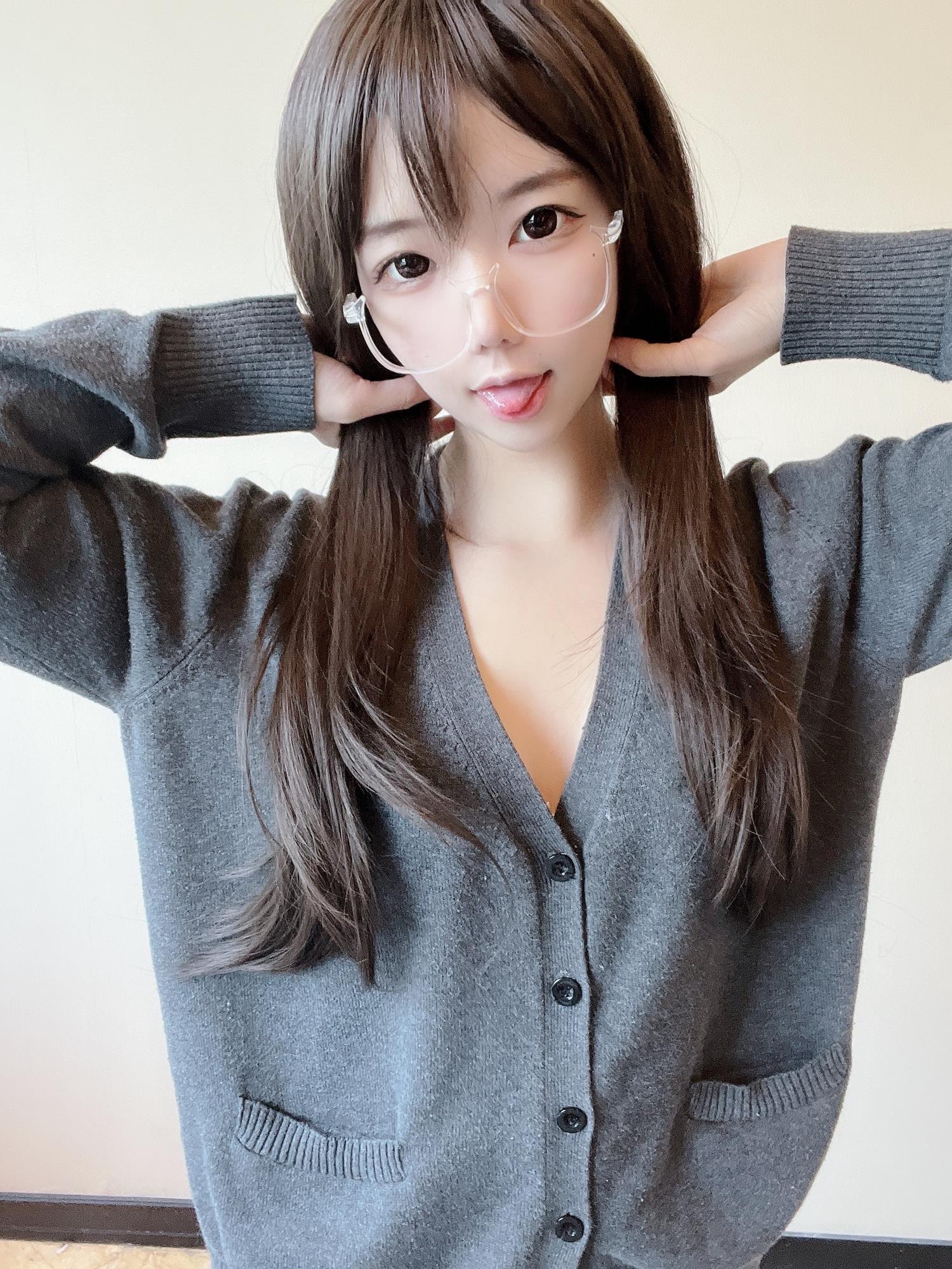 莉犬酱 - 黑丝白蕾丝 [51P/93MB]