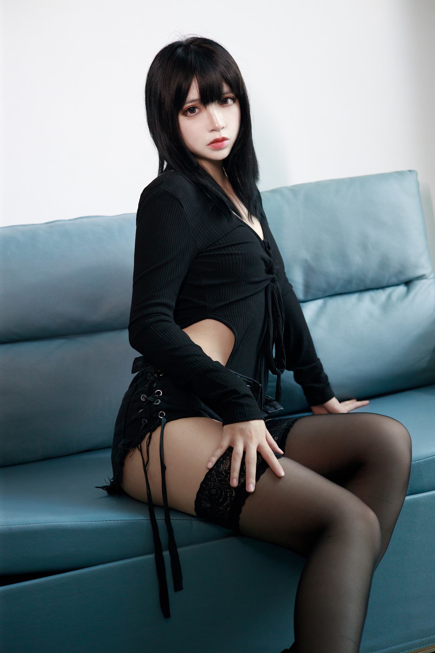 疯猫ss - 黑毛衣短裤[40P/780MB]