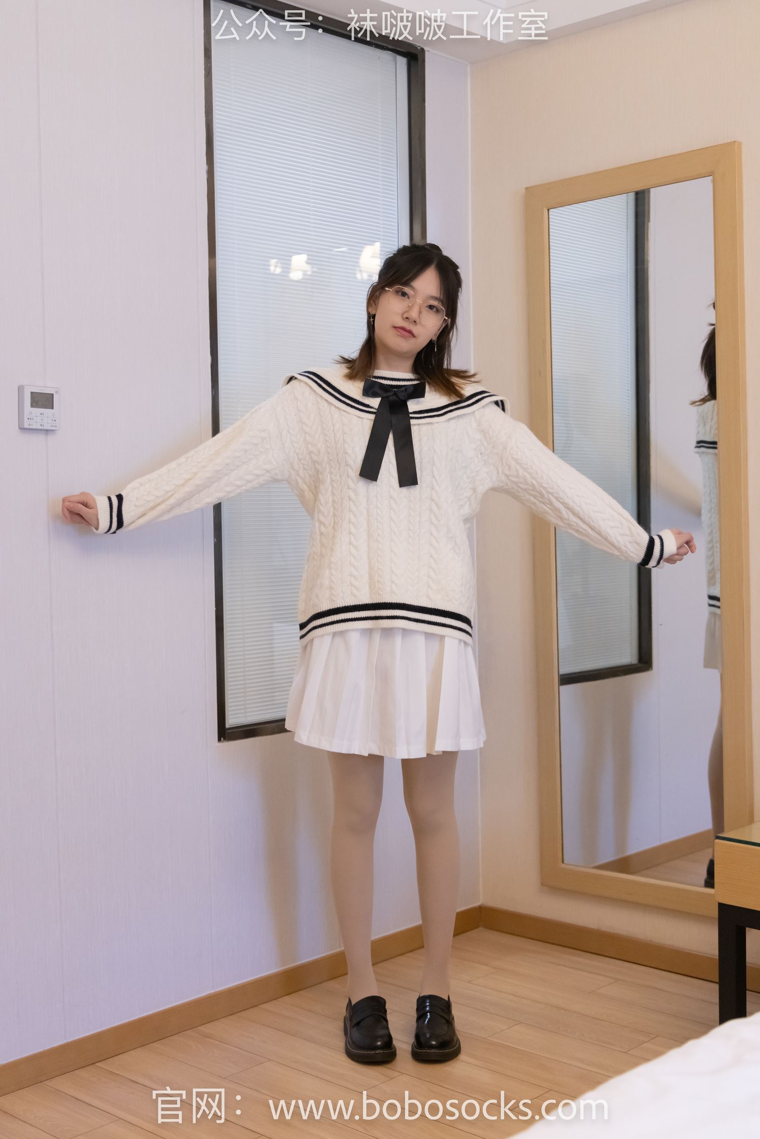 [BoBoSocks袜啵啵]NO.117 小甜豆-黑皮鞋、厚肉丝[135P/1V/6.25GB]