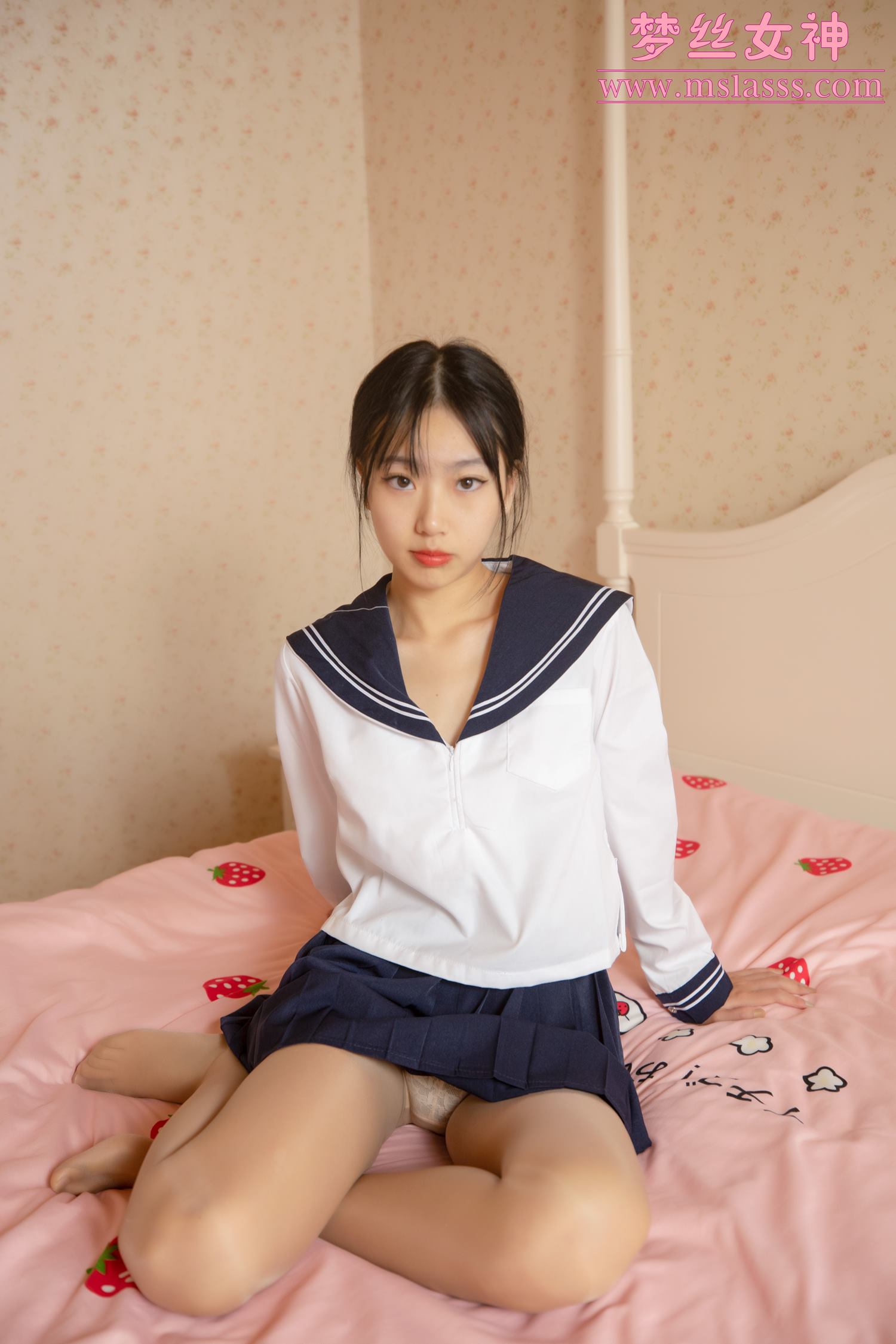 [MSLASS梦丝女神]2021.11.06 靴下黑丝BY肉丝 凌凌[70P/354MB]