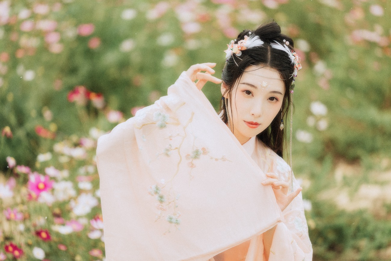 [YITUYU艺图语] 2021.09.03 繁花孤影 茶茶 [24P/280MB]
