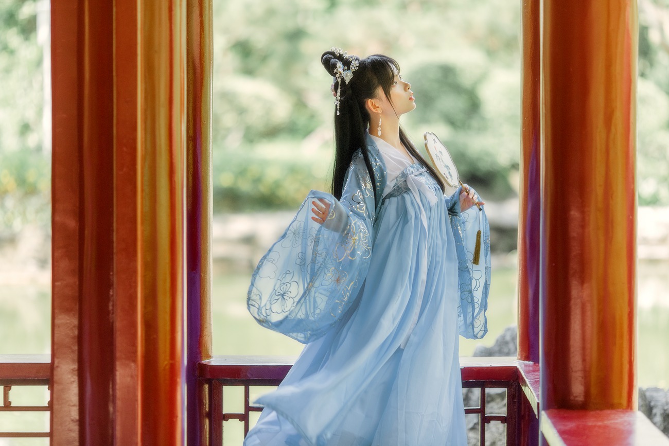 [YITUYU艺图语] 2021.09.04 送桃 悠然 [26P/420MB]
