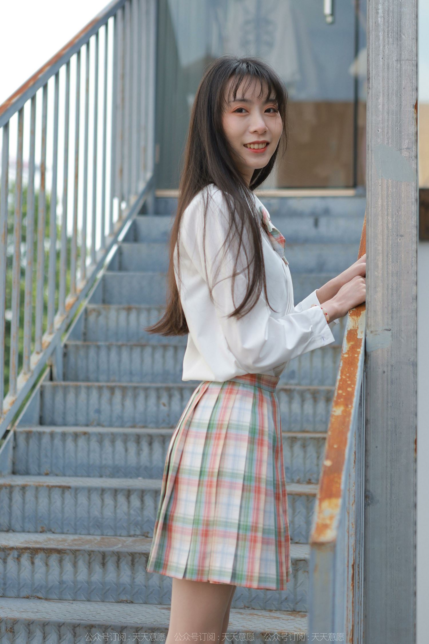 [IESS异思趣向] 2022.04.24 丝享家1069：团团《jk妹妹》[84P/128MB]