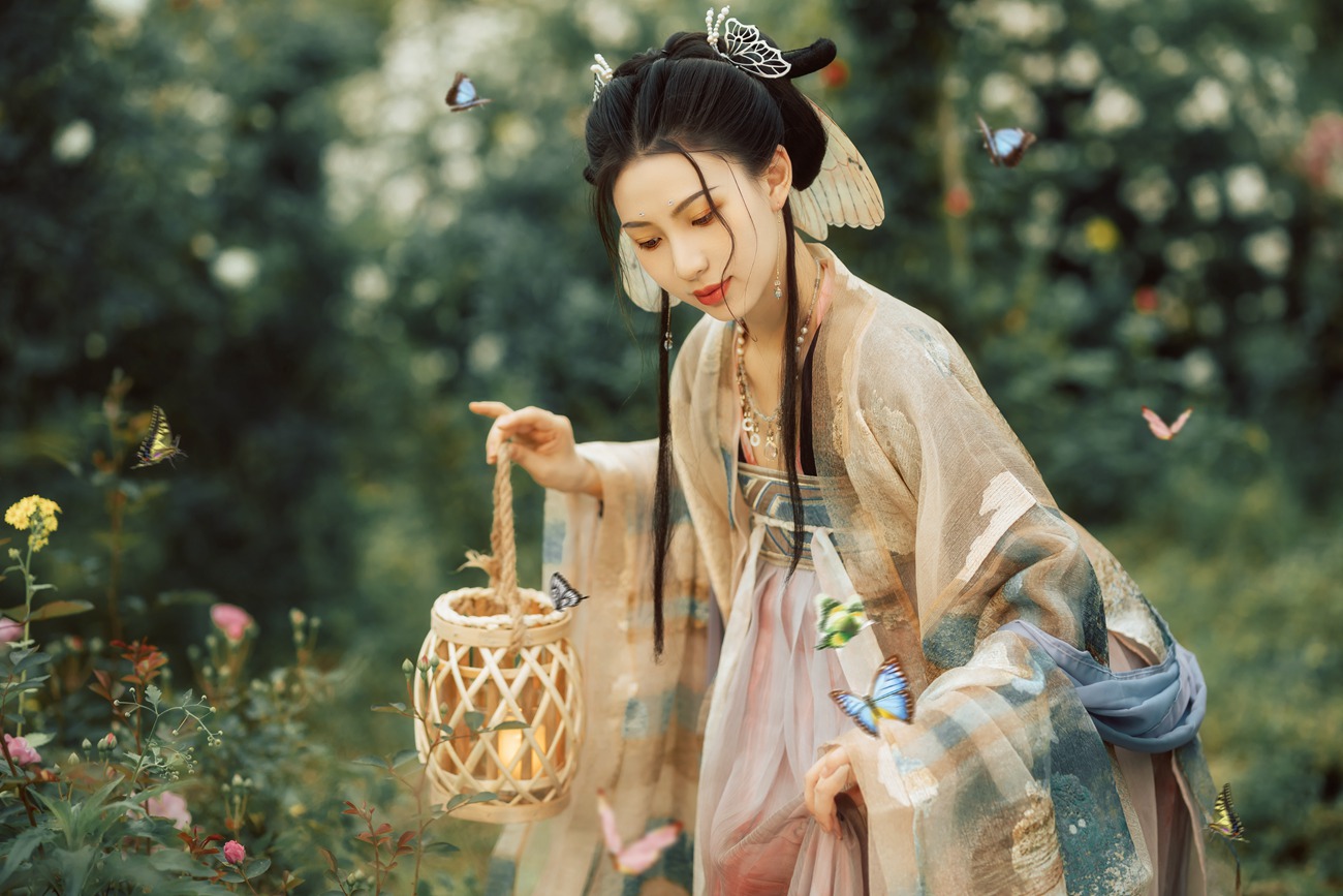 [YITUYU艺图语] 2021.08.23 侍神令·八彩 牧牧 [26P/308MB]
