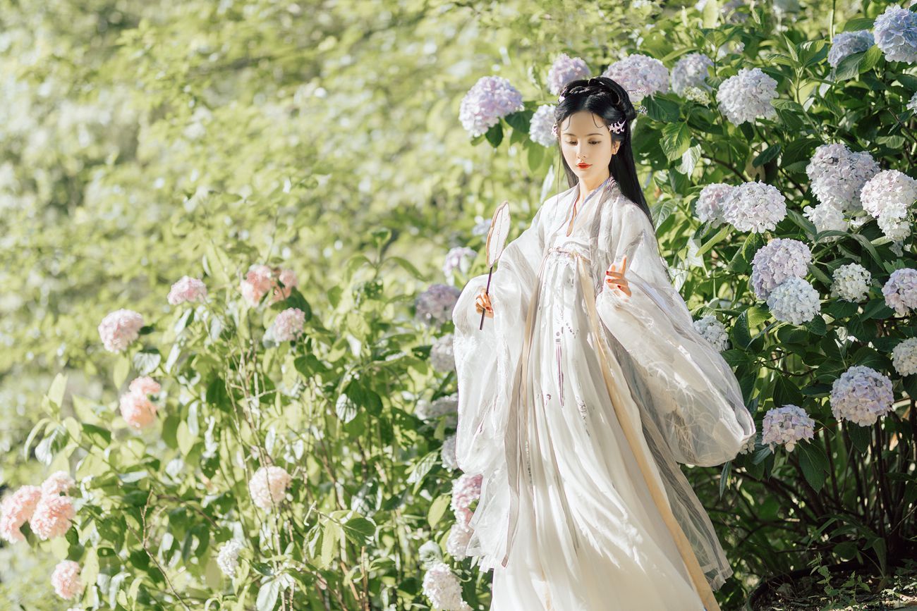 [YITUYU艺图语] 2021.09.06 无尽夏 胡莅雅 [23P/89MB]