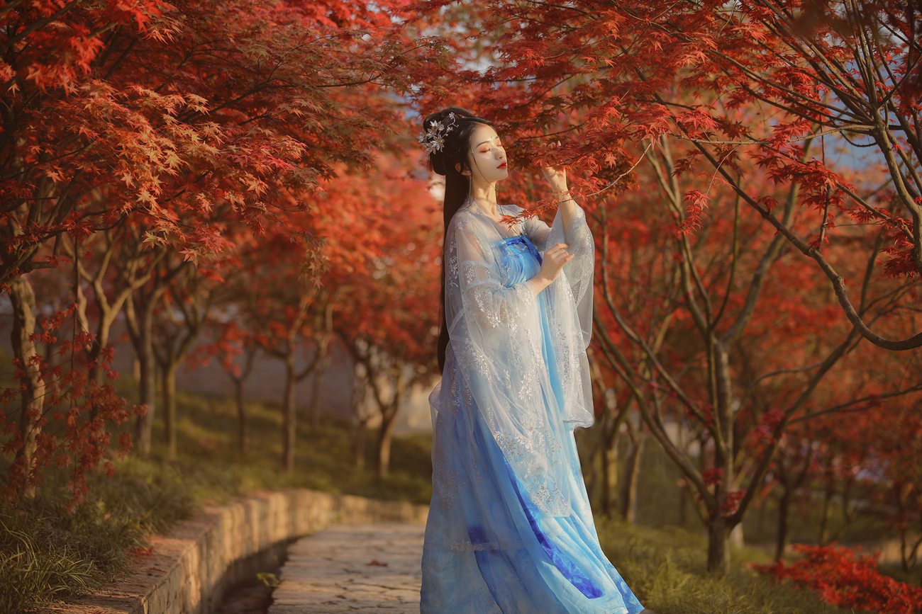 [YITUYU艺图语] 2021.08.23 秋枫萧瑟 吉祥祥 [25P/608MB]