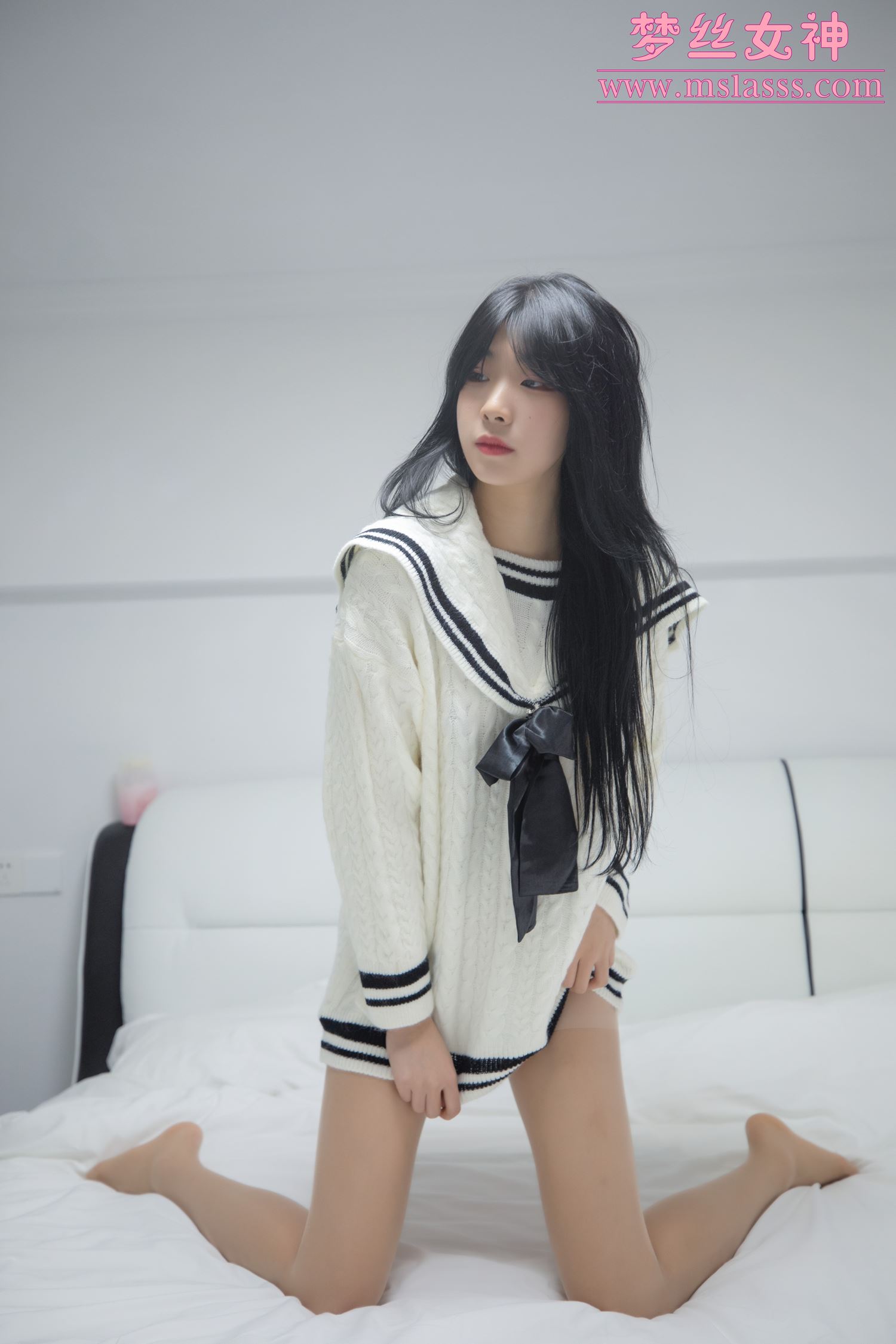 [MSLASS梦丝女神]2021.11.17 白衣大长腿 韩飞儿[27P/141MB]