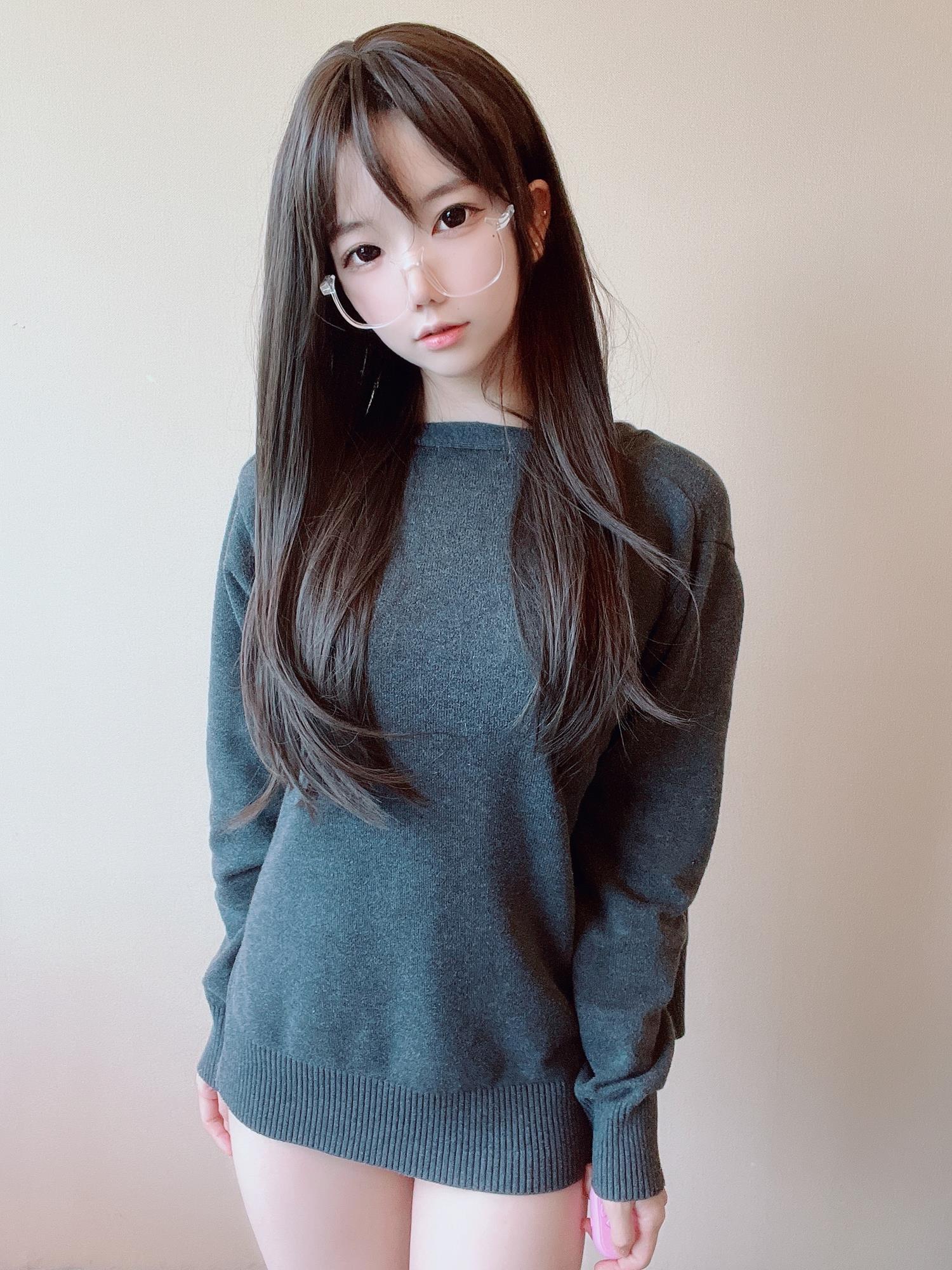 莉犬酱 - 黑丝白蕾丝 [51P/93MB]