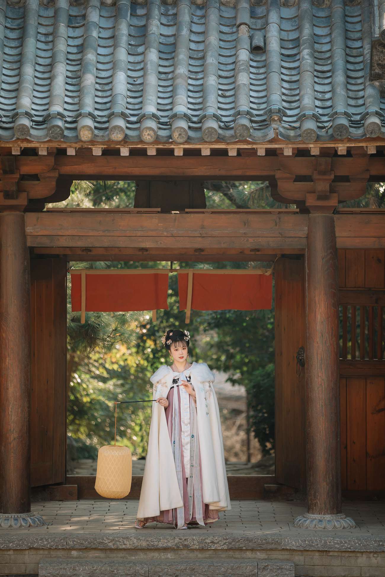 [YITUYU艺图语] 2021.08.20 锦瑟 碧山 [22P/369MB]