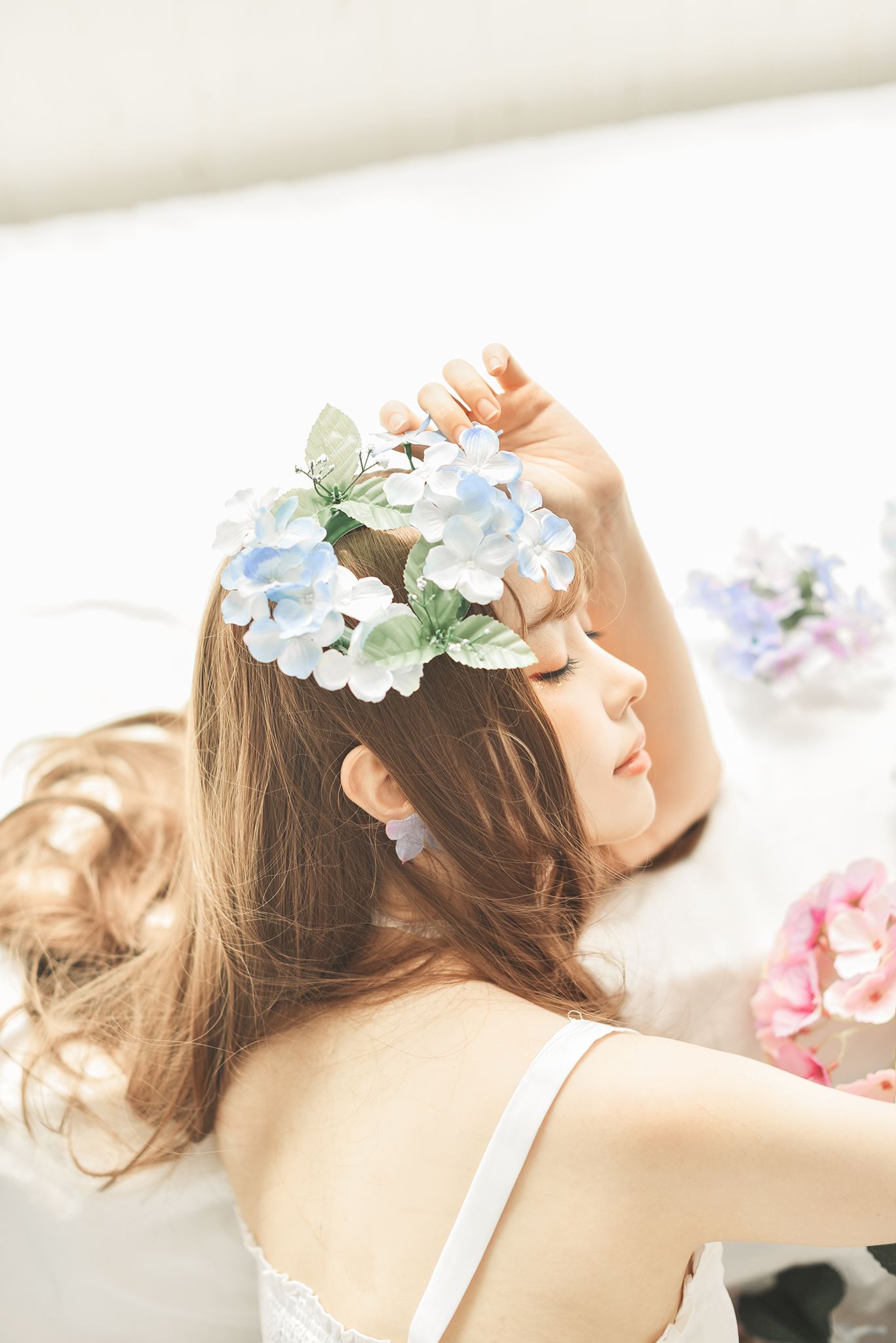 台湾Coser@ElyEE子 White Dress [22P/27MB]