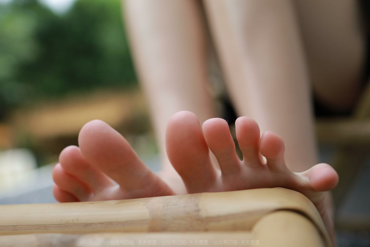 [IESS异思趣向] 耽丝 220721幂幂 脚趾盛宴 [87P/84MB]