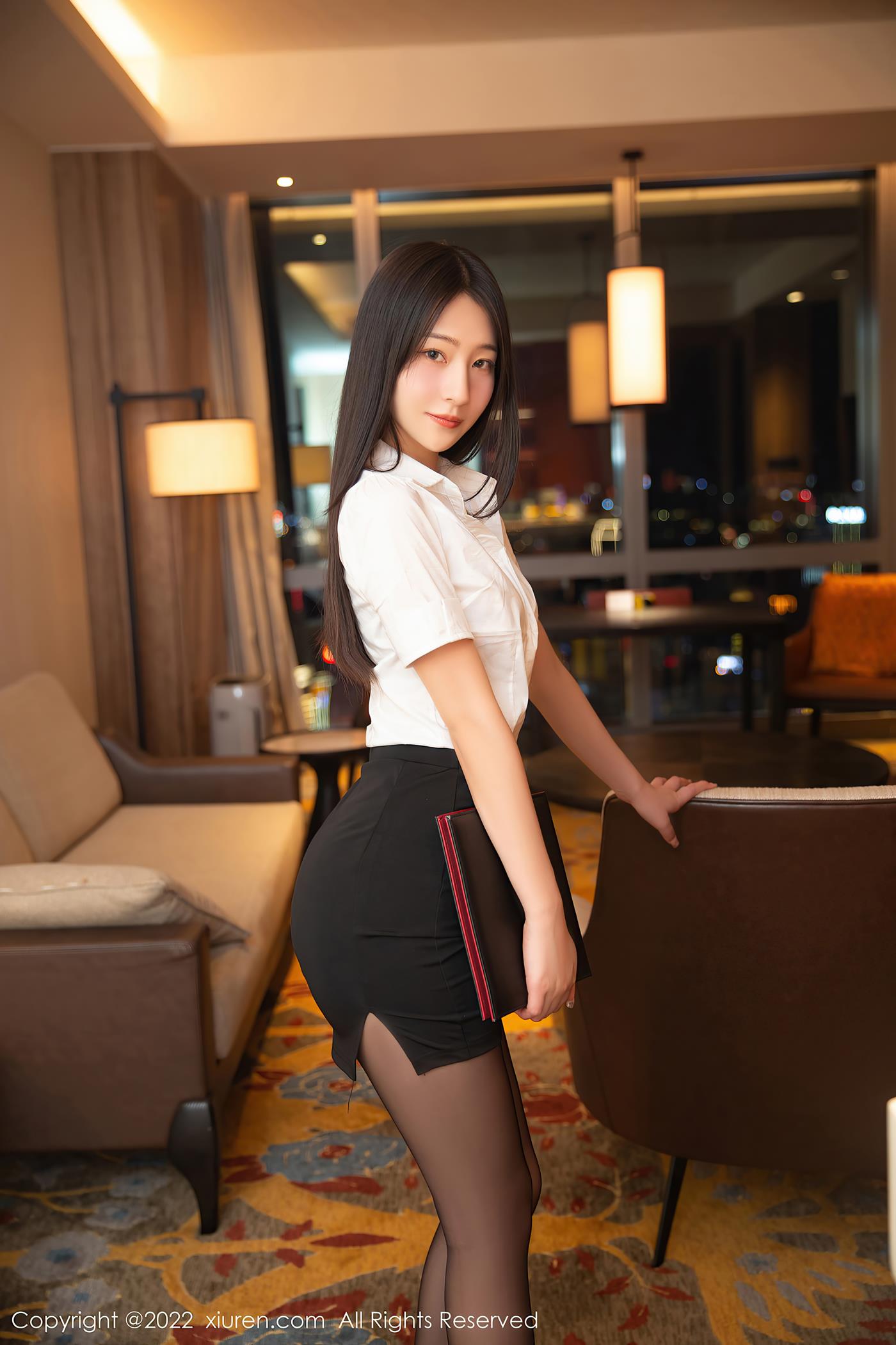 [XiuRen秀人网] 2022.08.19 No.5464 熊小诺 短裙美腿[83P/786MB]