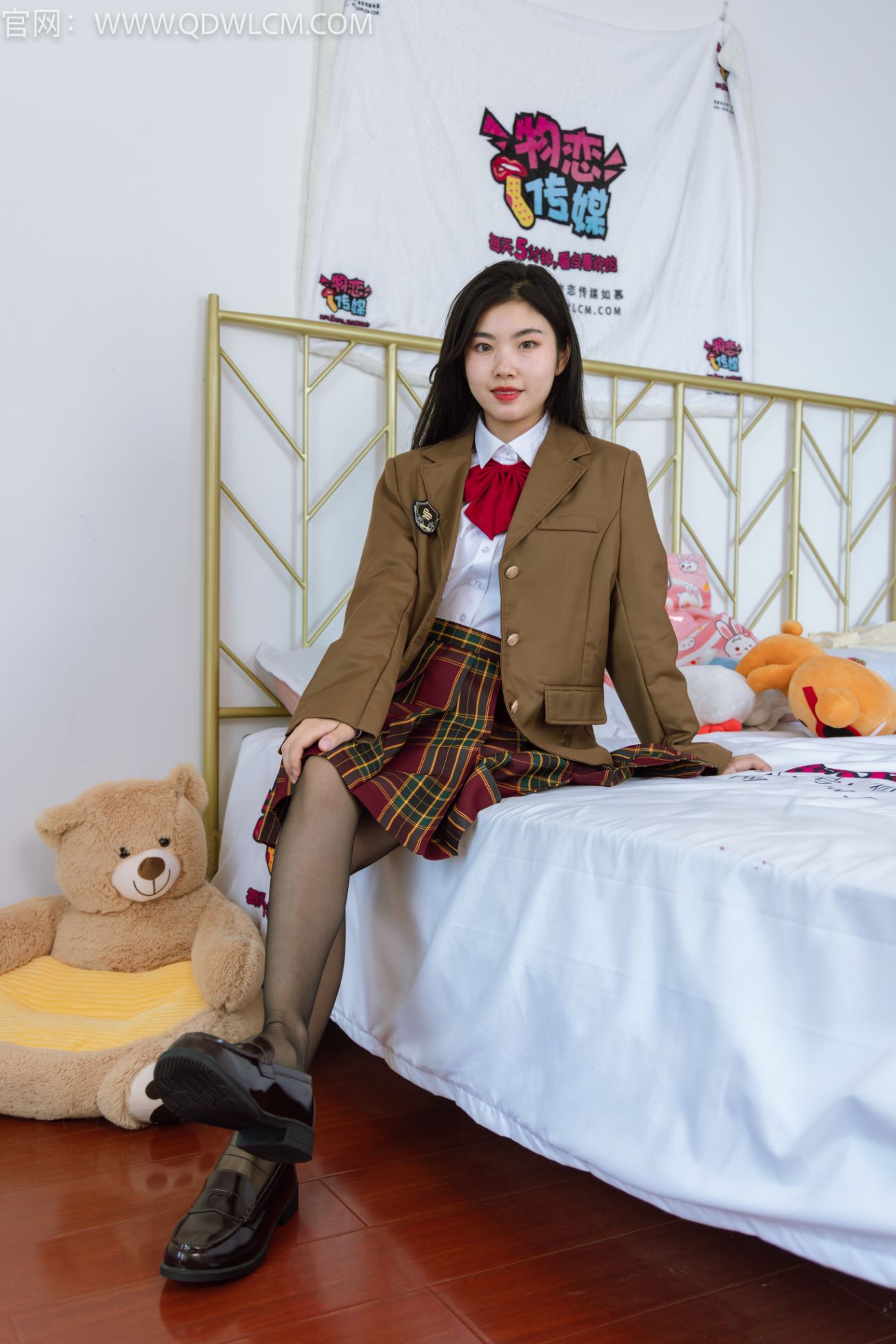 酒酒老师 - 春日肉丝的小清新 1[21P/47MB]