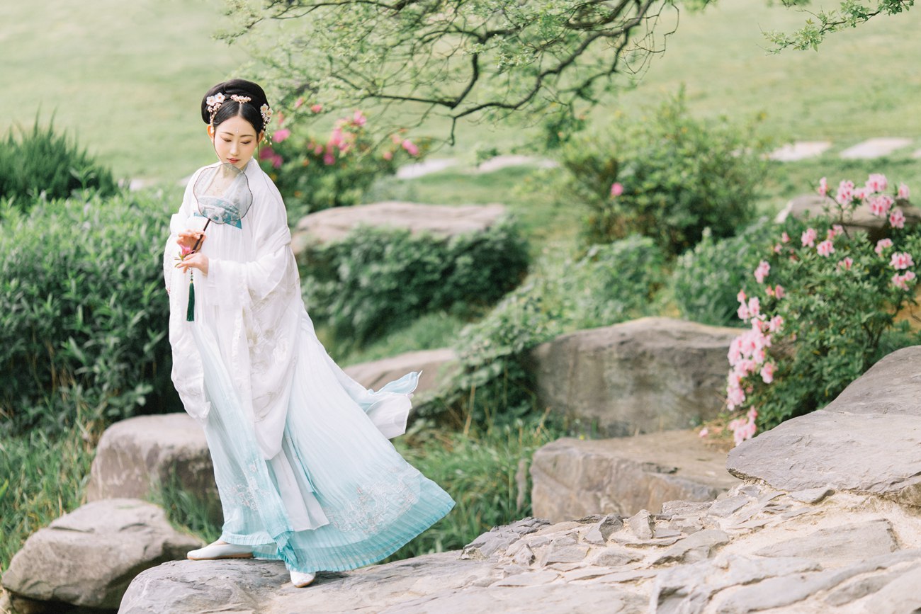 酒酒老师 - 春日肉丝的小清新 1[21P/47MB]