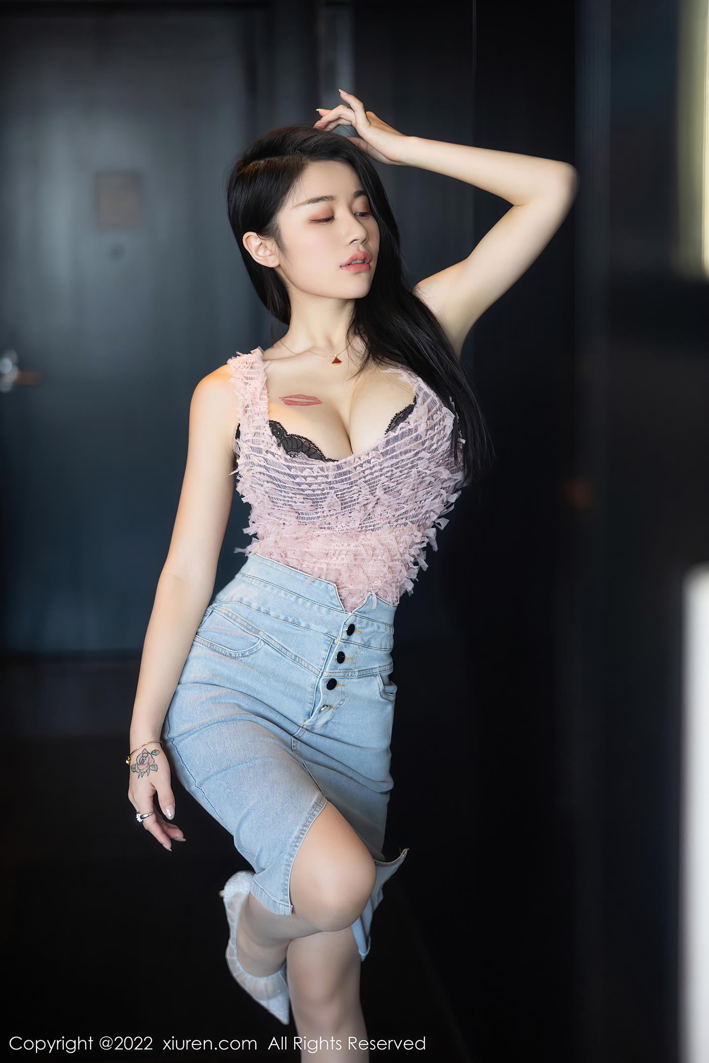 [Xiuren秀人网]2022.08.25 NO.5489 美七Mia[97+1P/0.98GB]