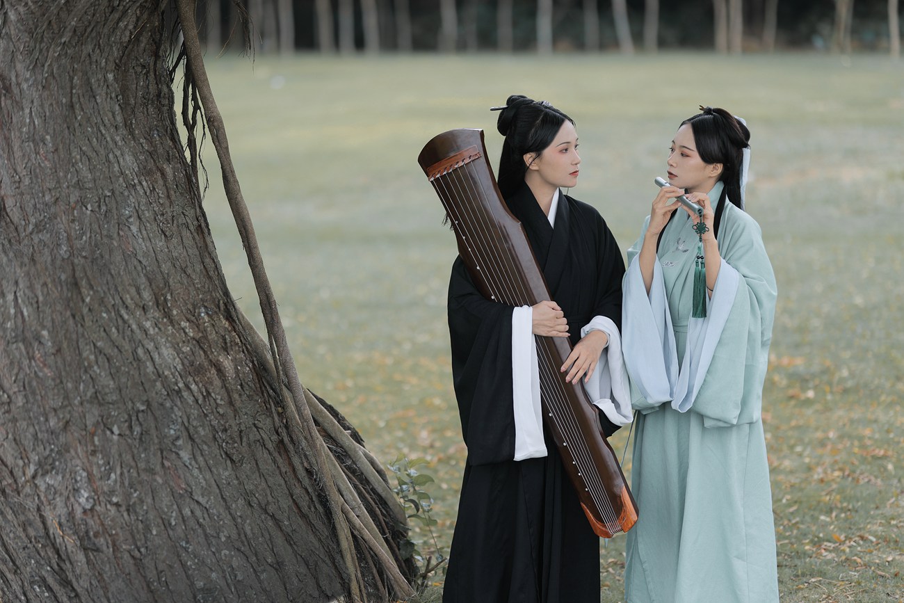 [YITUYU艺图语] 2021.10.08 山中抚琴 小白 [25P/298MB]