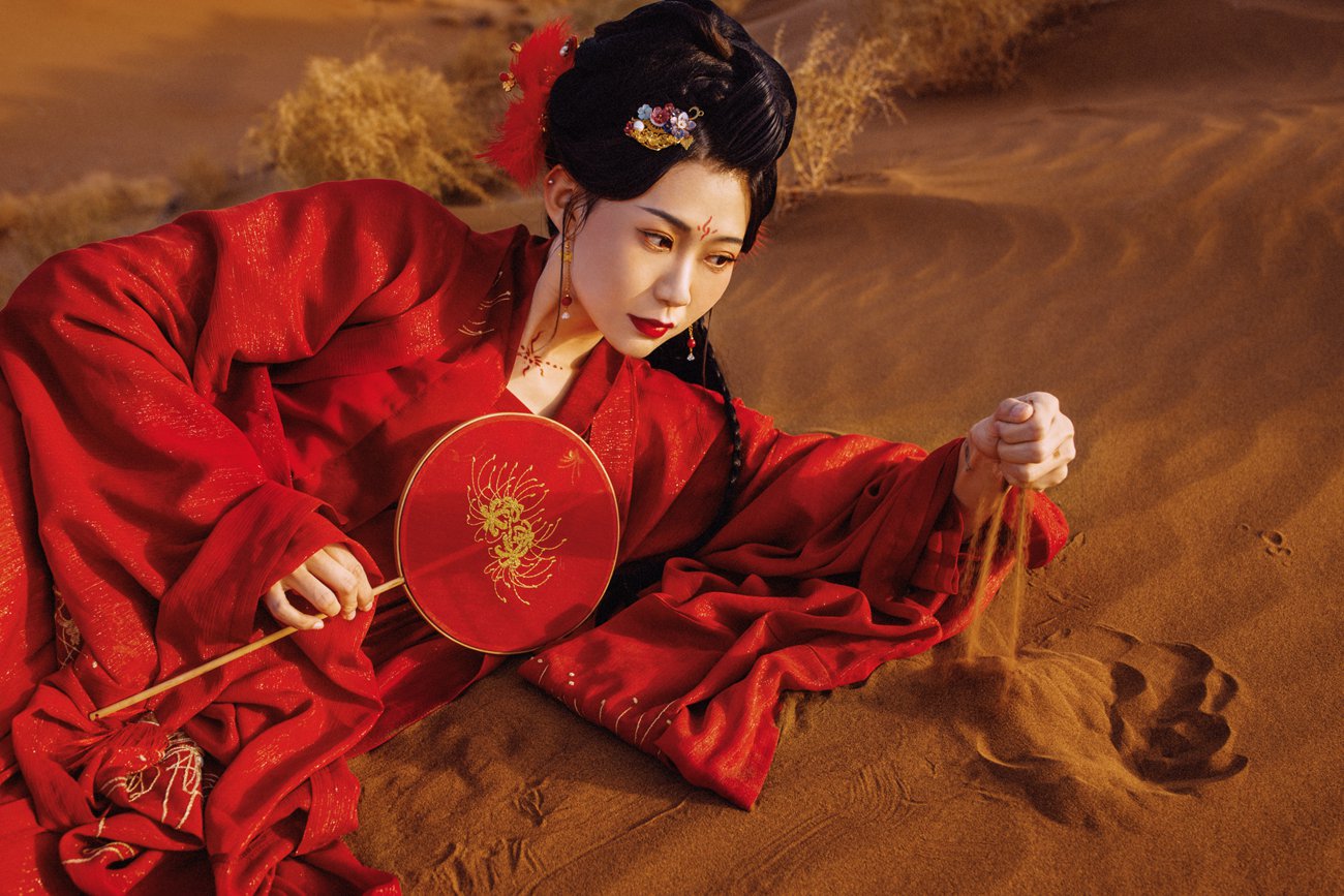 ISS尤好物系列  诗微 收腰风衣 [71P/1V/878MB]