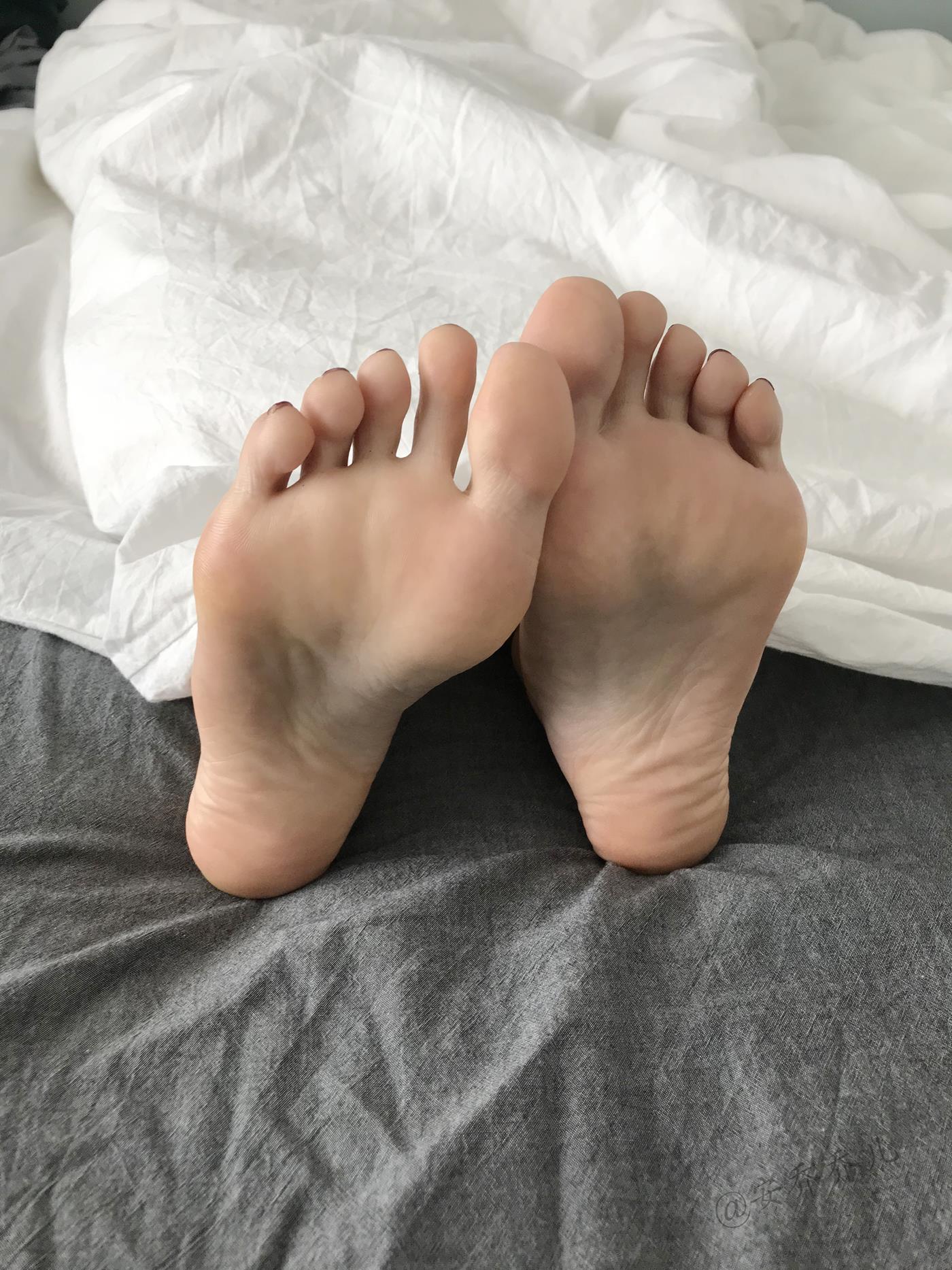 安乔乔儿(Nia乔乔)  安乔乔儿 黑丝旗袍[110P/407MB]