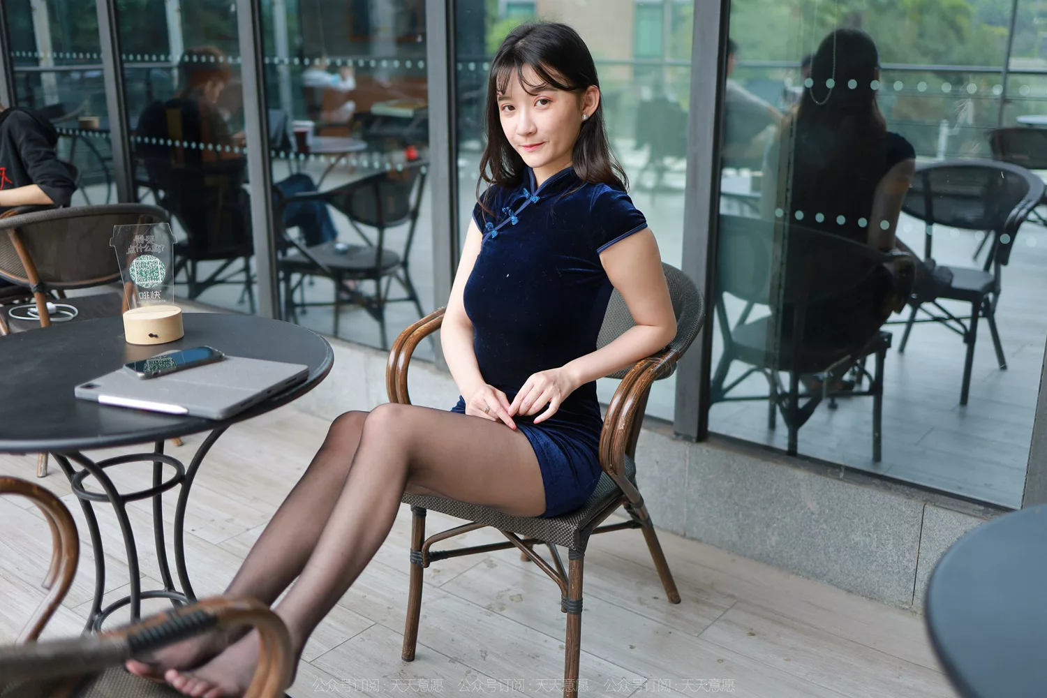 [IESS异思趣向] 2022.05.04 丝享家1078：秋秋《高叉旗袍嘿丝》[87P/131MB]