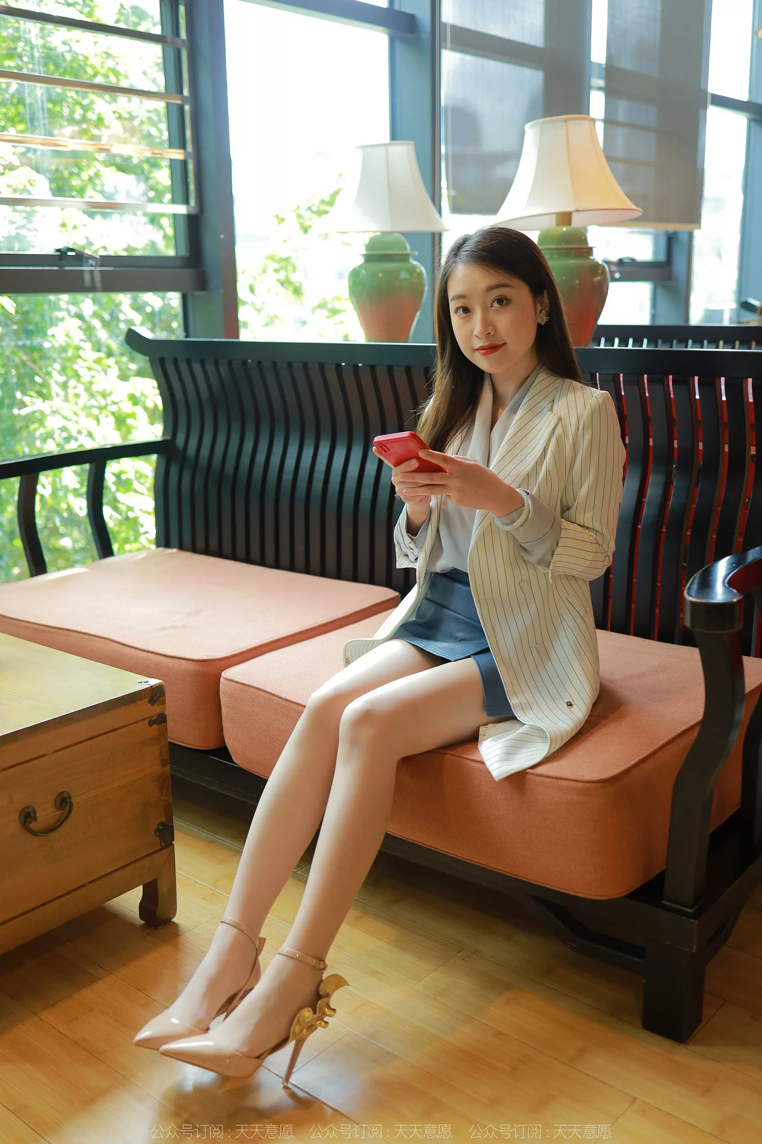 [IESS异思趣向] 2022.05.05 丝享家1079：小婕《4月佳人》[90P/143MB]