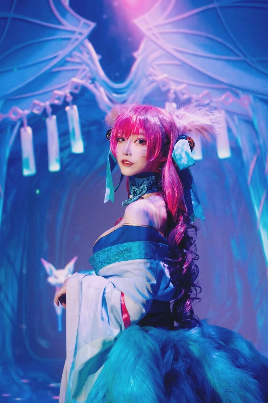 人气Coser啾小妍  妍宝 [328P/10V/274MB]