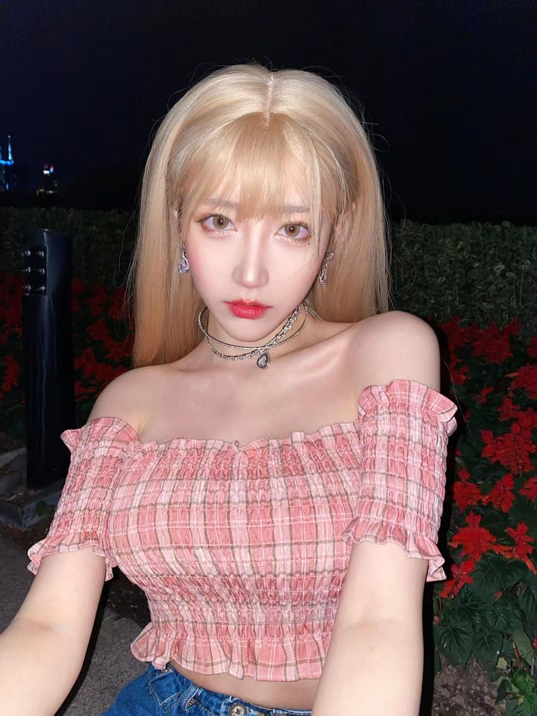 人气Coser啾小妍  妍宝 [328P/10V/274MB]