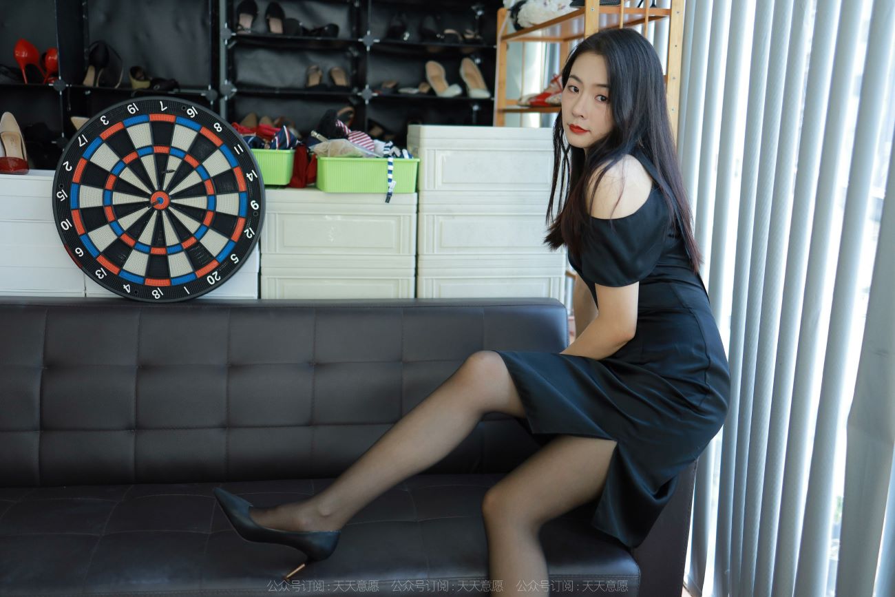 [IESS异思趣向] 耽丝 220830小金 [78P/93MB]