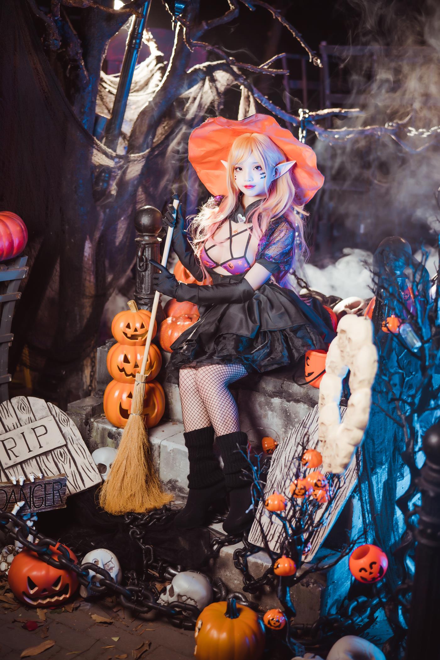 狐玖玖 喜多川万圣节 [14P/283MB]